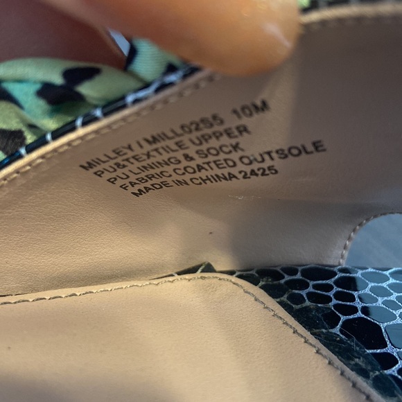 Betsy Johnson Miley Chain Slip On Sandals Size 10 - Picture 9 of 13